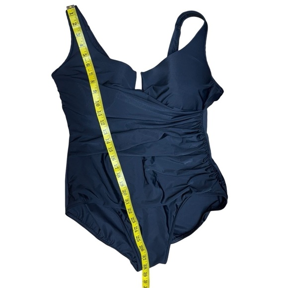 Miraclesuit Plus Size 20W Escape Underwire One Piece Swimsuit Must Haves Black - Picture 13 of 15